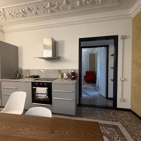 Happy Family Historical Luxury A Genua